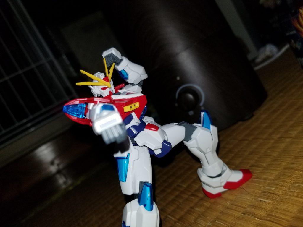 新生イングヴァルトガンダム(仮)です。
このあとももしかしたら細かく調整が入りますし色もほとんど変えますが形はほとんど完成です。