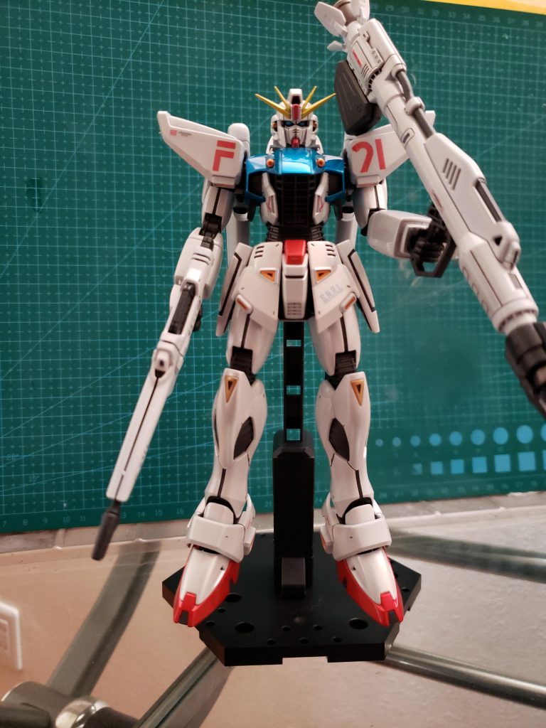 足回りの赤は下地にゴールドを試したところいい感じの色に仕上がりました。 しかし白色部分が写真じゃ全く光沢わからねぇ… 白下地にパールホワイトは失敗だったかな…