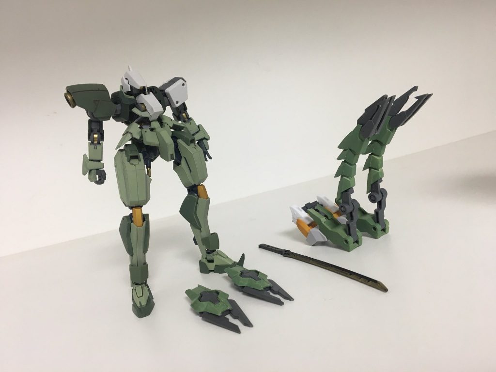 そして今回、このような サブアームと追加ブースターを軽くですが制作し、当初の計画通りしっかりと ヤマトを完成させました！