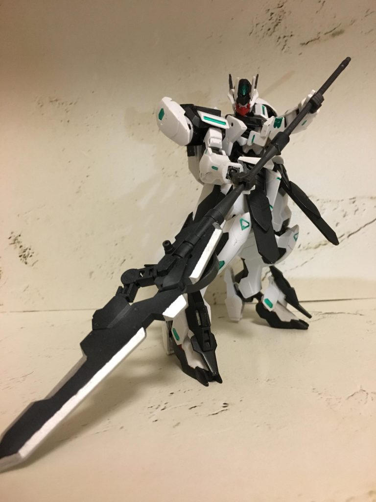 大剣形態、槍として突撃武器として運用する事もしばしば。
斧槍のようなコンセプトが近いとも言える。
火薬の伝導率が最も高いフォーム。