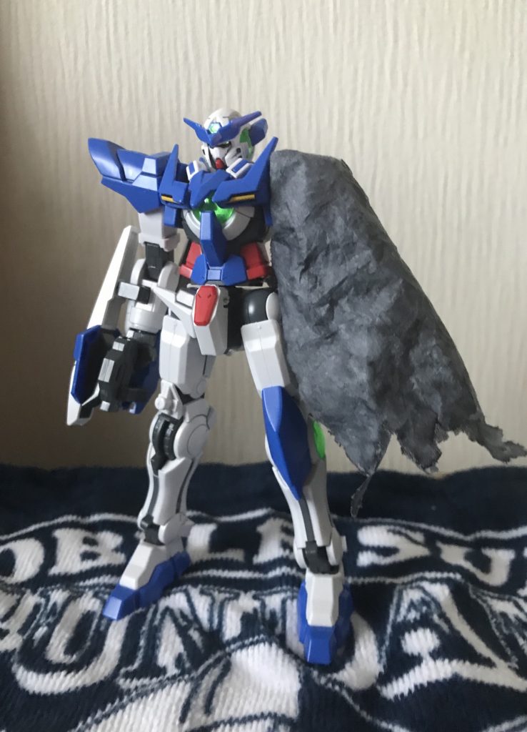 全体図その1。ティッシュペーパーに色を付けてマントを再現しました