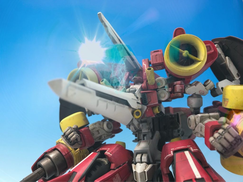 頭部ハイパーレーザー『アペンディクス』。
ツノとツノの間から出る、ちょっと引くくらいの威力のレーザー。弾数は2。