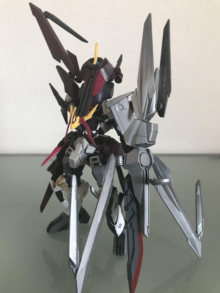 先程射撃武器が存在しないと書かれていたが、新たに頭部の角が一部変形して巨大な射撃武器になる事が確認された。戦艦などの脅威を確認し、進化したのだろう。余談ではあるがこの射撃武器の形は生命体が侵食前の自分の形をトレースしたものだと思われる。