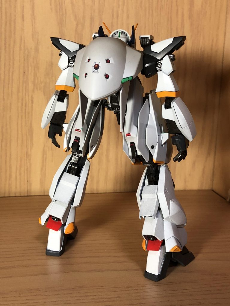 ウーンドウォート本体は合わせ目を消して、ブースターポッドの位置を少し上にずらしただけです。