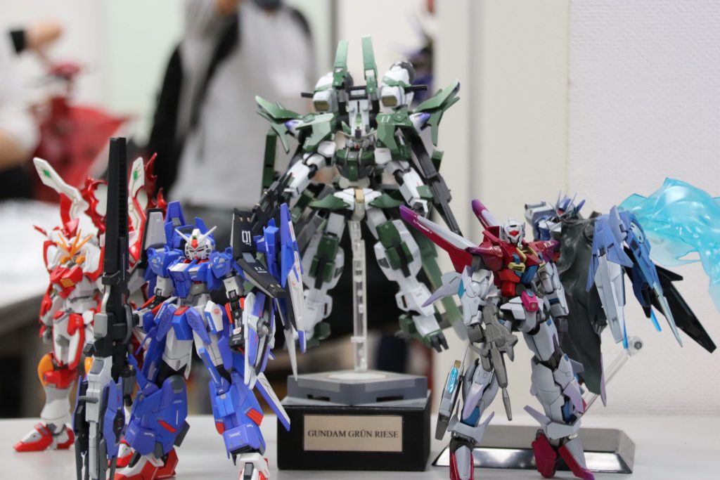 そしてフォースメンバーの
万丈さんとU.Z.さんとスリーショットも実現しました(*≧∀≦*)