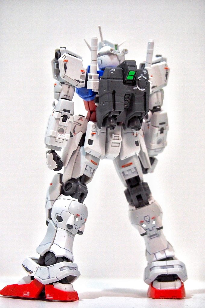 後ろから一枚。デカールは別売りの水転写デカールと、キット付属のリアリスティックデカールを併用してます。スミ入れのみの無塗装でメラミンスポンジ磨きのみです。