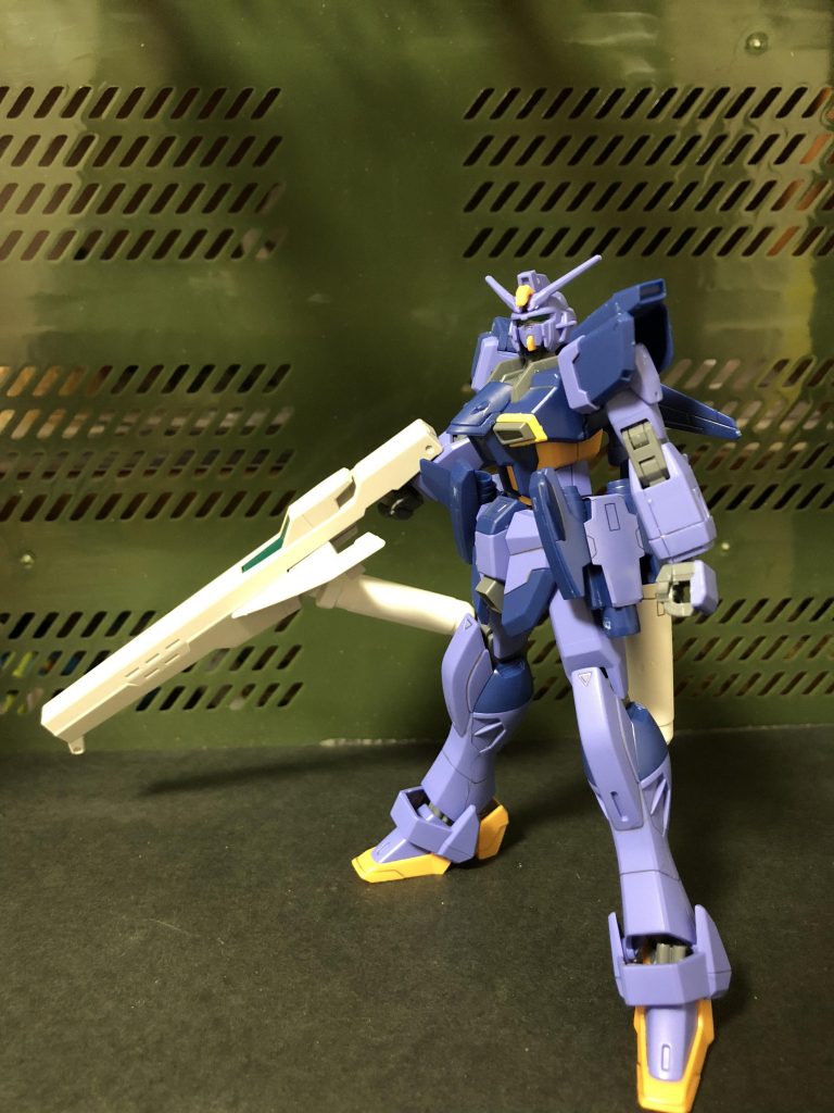 ブルーインパルスガンダム空間戦闘タイプ
通称「O(軌道)装備」この装備での武装は大型ビームキャノン「ティンダロス」と腰部ビーム砲二門である。