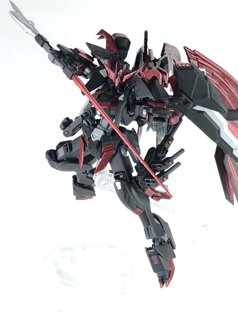 長刀ビームサーベル。専用のグリップから出力されるビームサーベルで、通常のビームサーベルよりも出力を上げています。