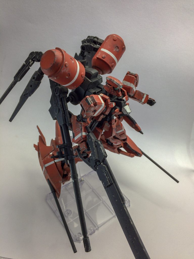 元ネタには足にゲタとかバックパックに長距離砲とか無いのですが、こちらは個人的な趣味で付けました。