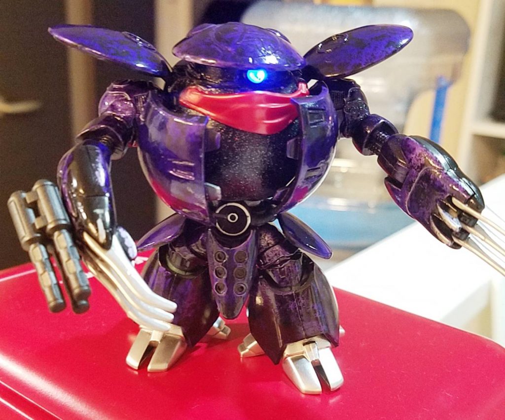 目をブルーで光らせてみました