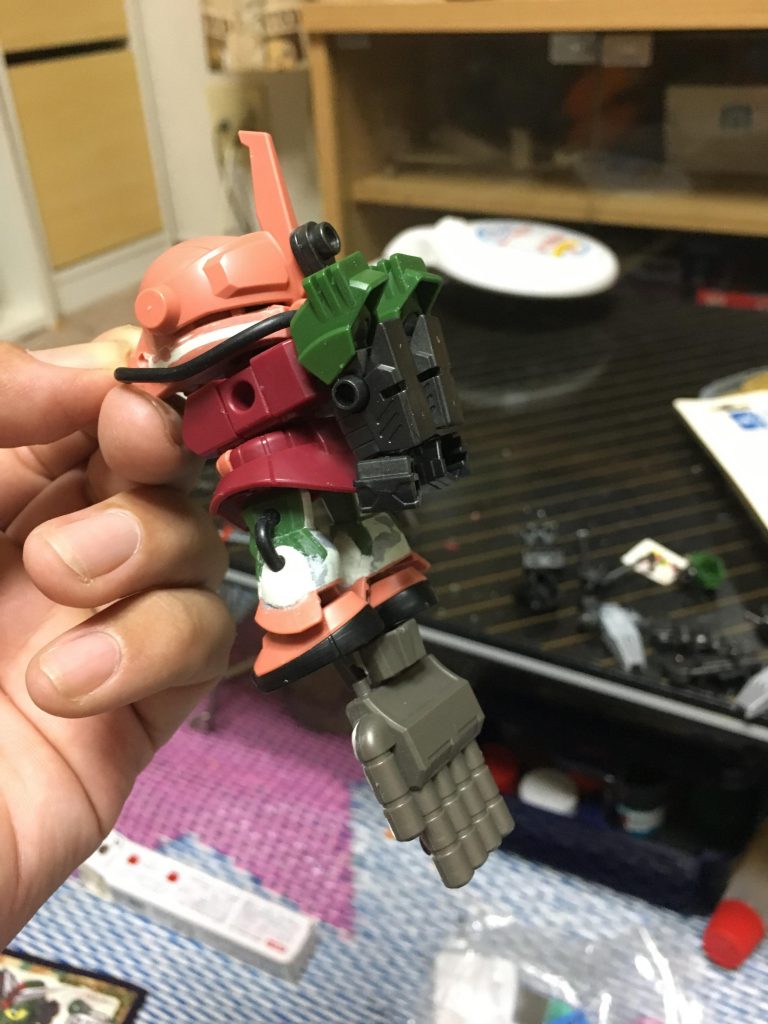 こちらが破損を恐れて撮影お蔵入りになった変形状態。
ジョイント部までしっかり塗装したのが仇となりました💦
hg慣れしていたのでSDの関節がタイトでしっかりしているのはかなり勉強になりました。次に活かします^ ^