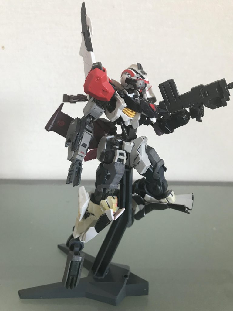 このヤドリギはMAに匹敵するレベルに甚大な被害を与えながらもギャラルホルンによって撃破された。その後もう一度回収され、その後最低限の「浄化」を受けて実戦に投入された姿が確認出来た。頭部を仮の物に交換し、前面は半分以上侵食箇所が無くなっていたが未だ背面は侵食箇所が残ったままであった。