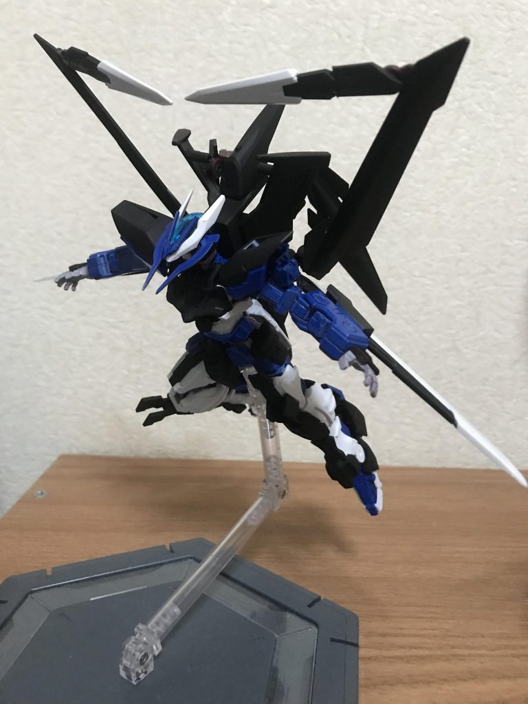 デルタモード、ターンデルタと同じ逆三角形型のヴォワチュールリュミエールと同時にアルミュールリュミエールを使用する防御と回避を優先するモード