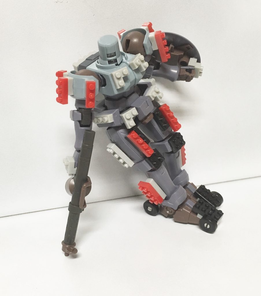 タイプローラー
足裏にタイヤを装備した高速移動を得意とした機体
その特性故かバーニアはジャンプ補助のタイミングでしか使用しない機体が多い