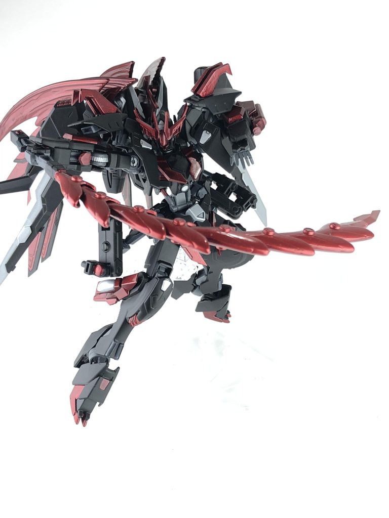 ヒートダガーロッド。専用のグリップの柄についているエピオンのヒートロッドの先端にダガーを付けることで、切断力の向上を図っています。