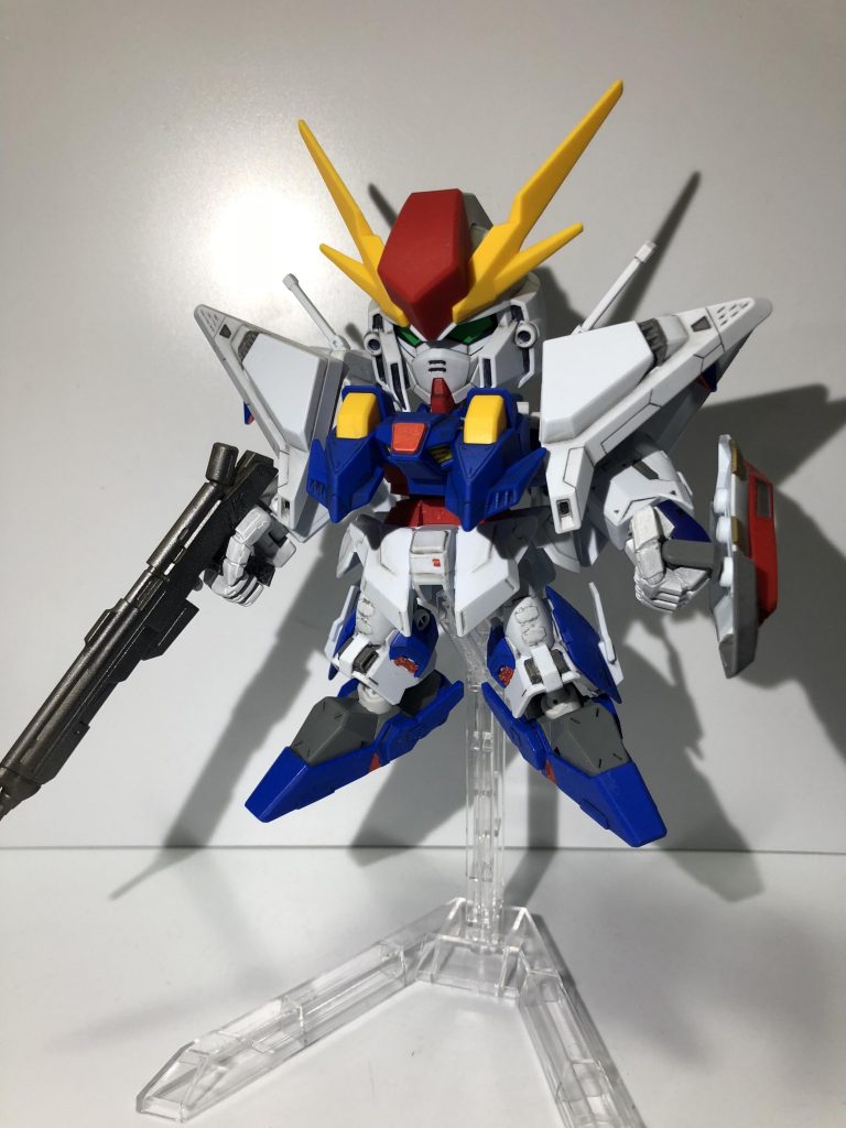 フロントショット。使った材料は、CSガンダム。SDクスィーガンダム。1/100ハンドパーツ。Hi-νガンダム(ビームライフル)です。