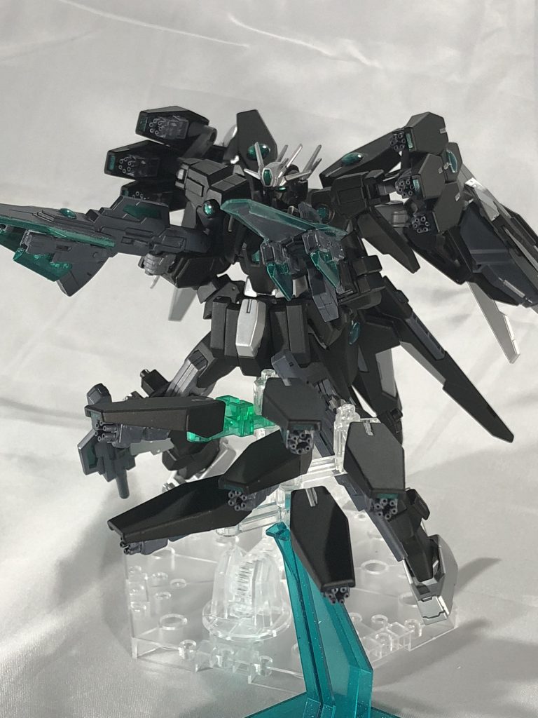 GNビームガトリングビット。ケルディムのシールドビットにガトリングを付けて攻撃性を高めています。ガトリング砲とビットを同時に撃つ事で遠隔武器としては破格の威力を出す事が可能です。