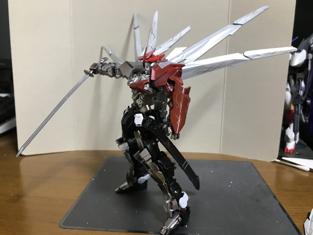 白砂ノ羽衣 末ノ型 都牟刈村正
ヴォワチュールリュミエールをスターゲイザーガンダムの様に攻撃に転用した状態