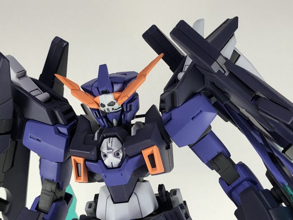 アンテナをはじめとするAGEIIマグナムの特徴的なパーツはすべて移植しています。