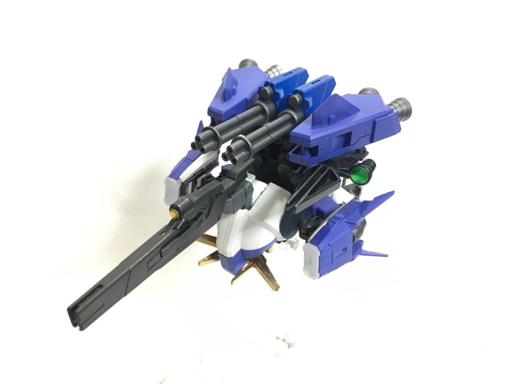 ほぼ寝転ばせるだけですが飛行形態にもなります。