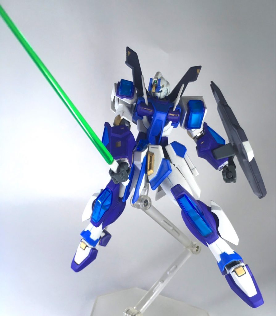 ビームサーベルと基本的なものが付属します。