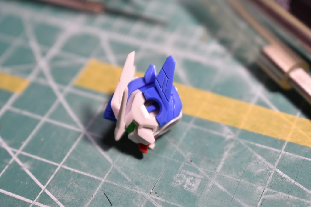 頭部
ここにもスジボリを