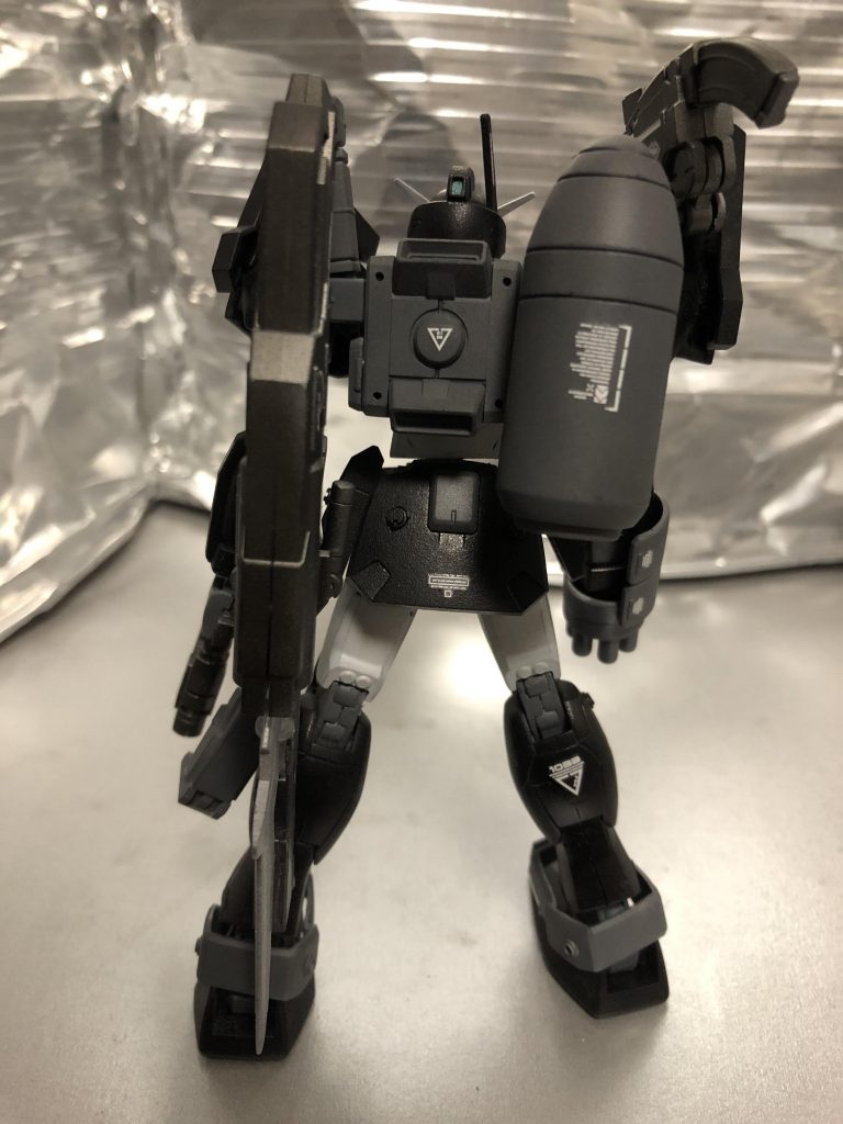 改修はほぼ全体に行われている。
頭部にはアンテナが増設されている。破損したフェイスマスクはスリットが消えている。
致命傷となった左半身はアーマーが壊れたままとなっており、バルカンが露出している。
フロントアーマーはEz-SRのものに置換されている。
脚はほぼガンダムFSDのものが使われているが、別のバトルの時にアンクルアーマーを破損したため形状が異なっている。
同様に足もデュエルのものへと変わっているため、元の機体とは頭身が異なることになった。