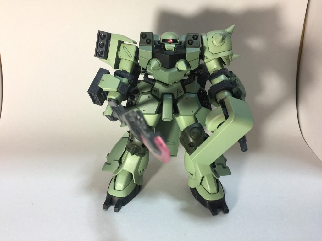 ヒートホークもでかい。 三連星用のもっとでかいヒートホークも欲しいところです。