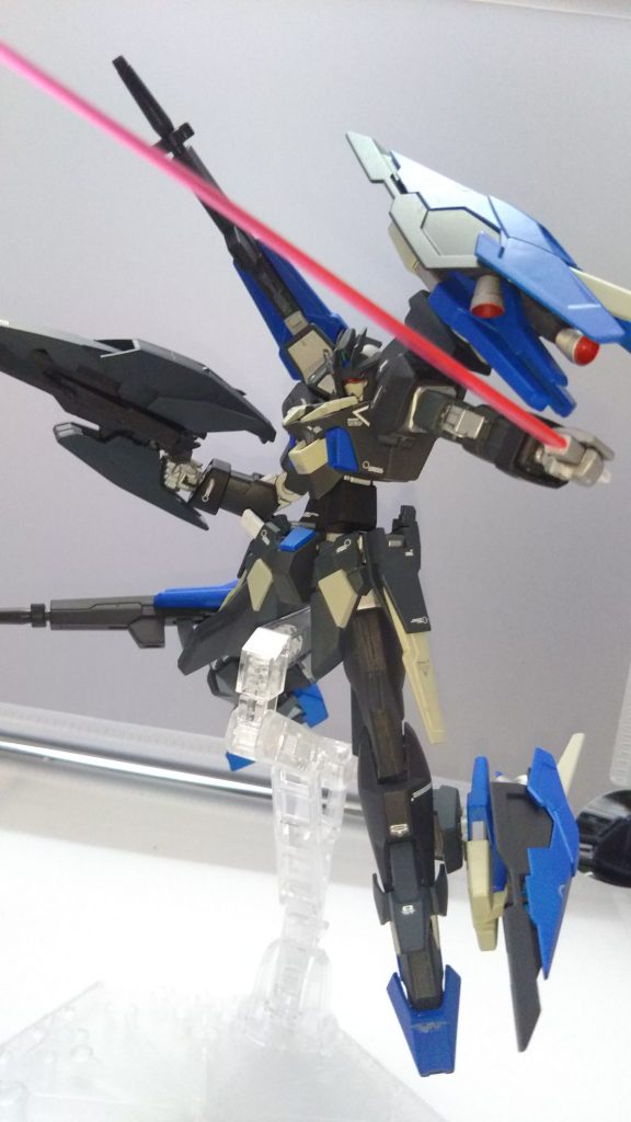 機体名のOverDose《オーバードーズ》ですがトップ画にも書いてますが英語で【過剰投与】という意味です
由来はまぁ見たままですが、必要以上に搭載された武装から来てます。
他にも色々考えていたのですが、合宿参加メンバーで機体名をどうするか?という話になった時に
合宿参加者の《なるこれ》さんが出してくれたアイデアの意味と語感が気に入ったので、そのまま採用させてもらいました