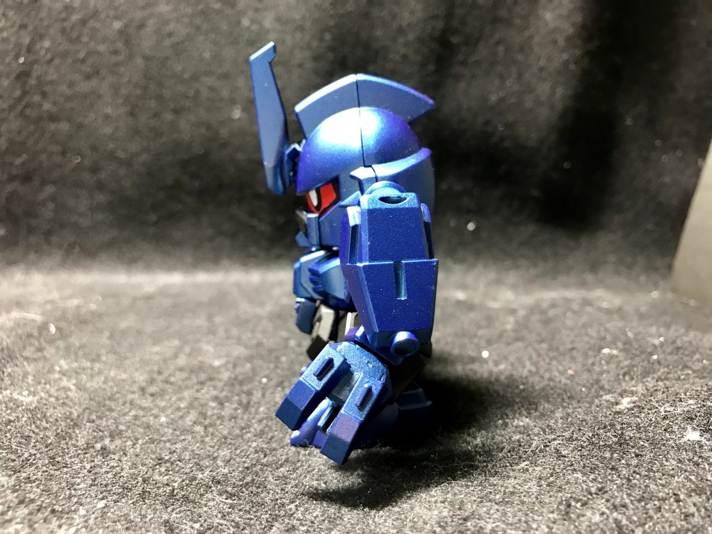 缶スプレーのメタリックブルーを使って塗装したのでグリスブリザード よりも濃い青になってしまいました…
エアブラシ買ったらリベンジしたい！