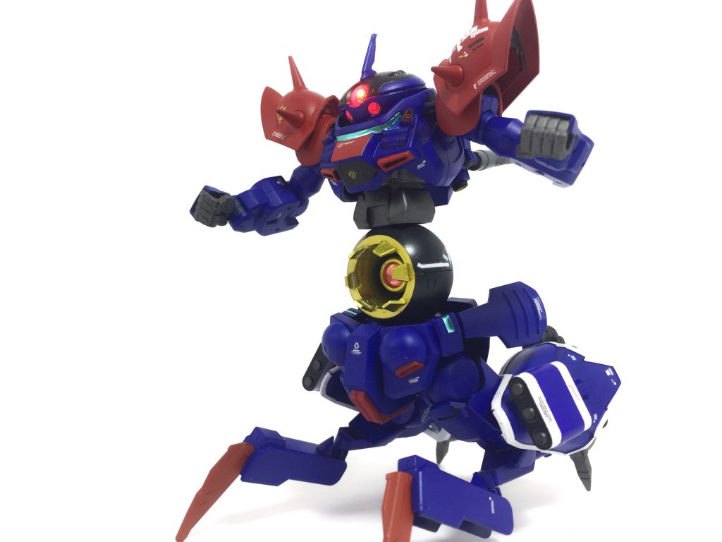 ◆メガ粒子砲発射形態◆
胸部と腹部を延長しエネルギーチャージ後パネル展開して発射！反動を抑えるため、各所にスパイクを地面に打ち込む。


*「私は騎士なのだっ！！」*
*「我がＰ－ＥＸＡＭによって裁かれるがいい！」*

破竹の勢いでポイントを稼ぐロンメル。

もはやイベント優勝は確実か？と各ダイバー達が騒ぐ中、この動きを睨みつける男がひとりいた…
「腹立たしい程の傲慢さだな。だからこそ俺が出るしかねぇか…」
男はそう呟くとGBNをログアウトしガンプラのビルドを始めるのであった。

…to be continued