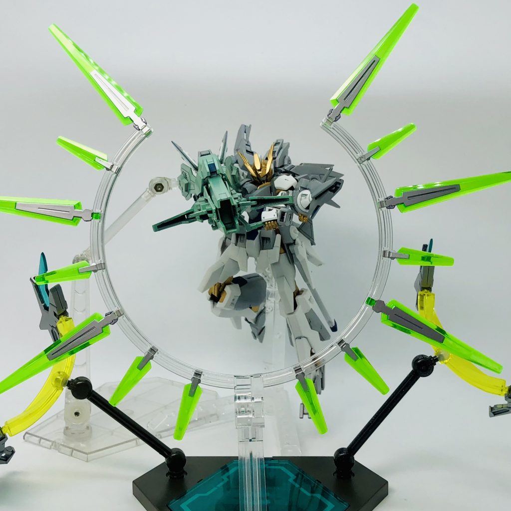 ファンネルをパワーゲートとして使用する事で、フォトンリングレイと同等の火力を得ることができますが、発射と同時にバレルとファンネルは吹き飛びます。