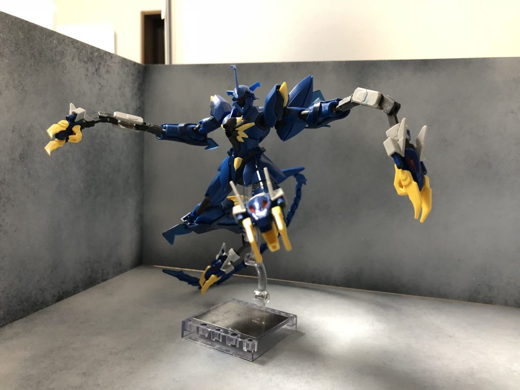 手足を竜にし接近戦主体の機体に仕上がりました。