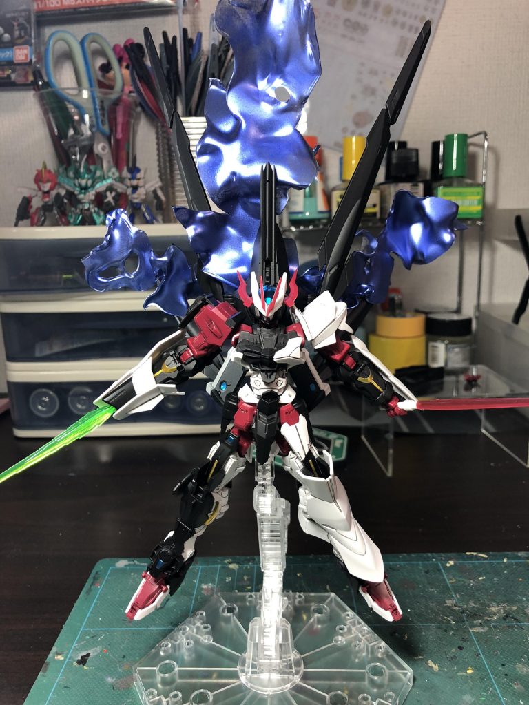 ナイトロシステム発動モード
エフェクト有りパージョン!!
透明のプラ板を炙って適当にくにゃくにゃさせてマーカーエアブラシで塗りました!