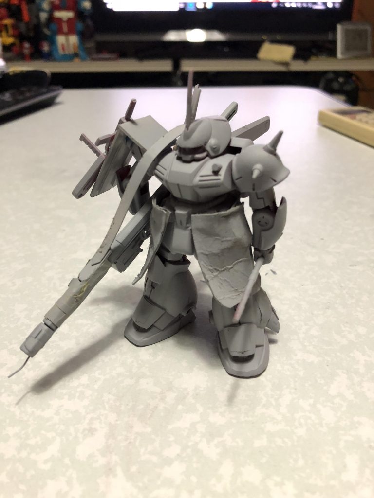 火炎放射器はディスプレイスタンドを切った貼ったしました。
腰のコートはガンプラの箱のボール紙を切り出して貼り付けしてグニグニ。
 
結構お気に入りポイントです。
 
 
面白かったのでまた作ろ☆