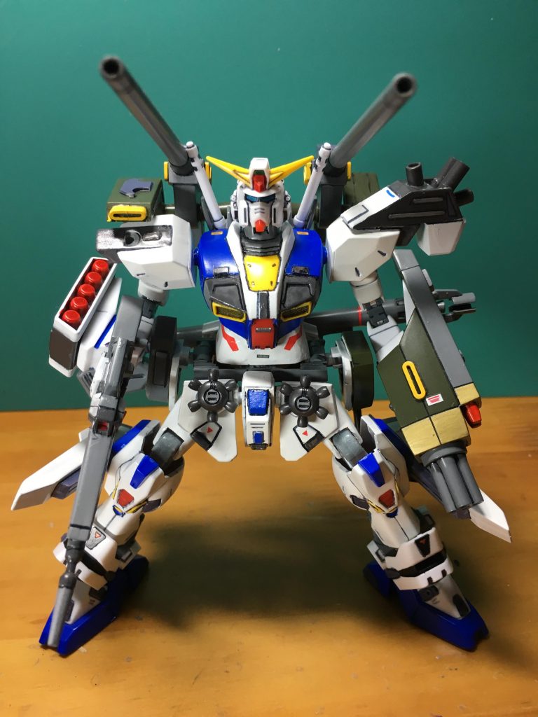 　はい、もちろん再現したくなる各種オプションアーマメント装備形態(長)。名前はフル装備とかいろいろ錯綜しているので、「A・D・Sコンバインド」と勝手に命名！

　劇中ではさらに背面にシールドを付けていますがキットのままでは再現できません。