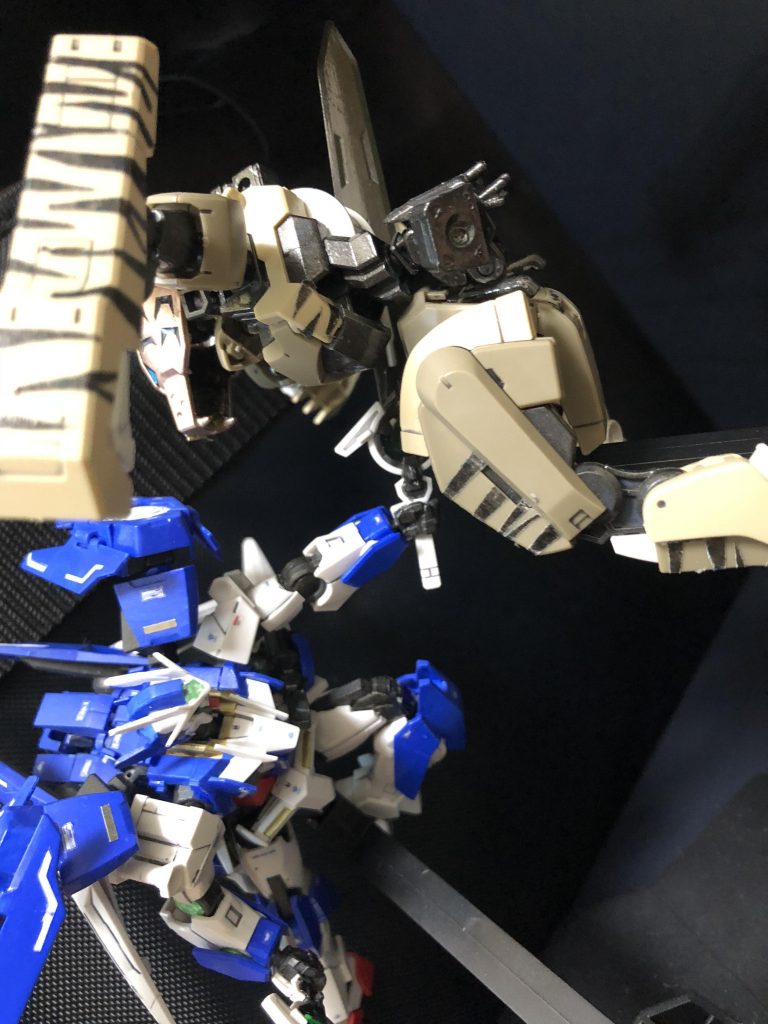 里虎「うっ!な、なに...!」
エース「....。」