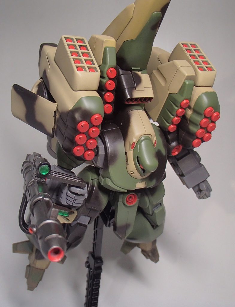 サダラーンの地球侵攻作戦でズサを中心とした先発隊の指揮官機
ズサの推進力を生かし推定されるエゥーゴ（カラバ）の迎撃部隊を撹乱後地表へ降下、後続のドライセン等ベース・ジャバーを使った部隊の支援を行う