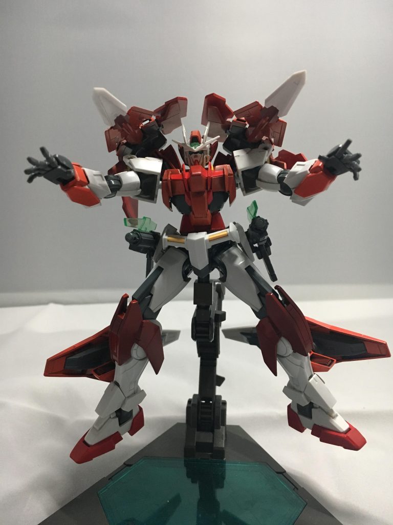 武装はGNソード内蔵のビームガンと両腰のショートガン、リアのビームサーベルというシンプル構成です。