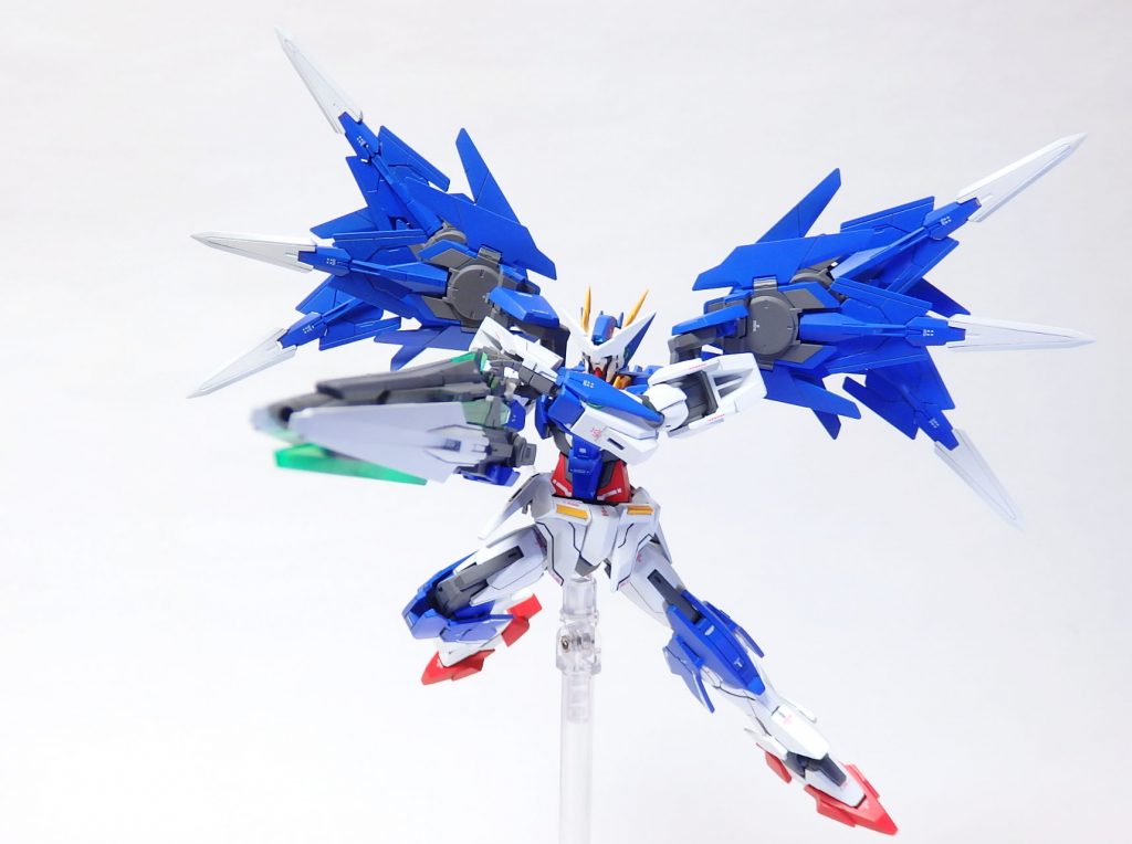 ~ACTION~
■ GNソードⅡユナイトブラスター
 2つのGNソードが合体した形態。その威力は通常攻撃の3倍以上とされる。
 大型の敵モビルスーツ・モビルアーマーと対峙した際や拠点攻略ミッションにおいての使用に適する。
 
 合体のアイデアはユッキーが提案したもの。