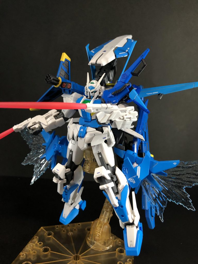 ビームサーベル!
ダブルオースカイのナックルを外してユニコーンガンダムの腕の武器を移植してます。