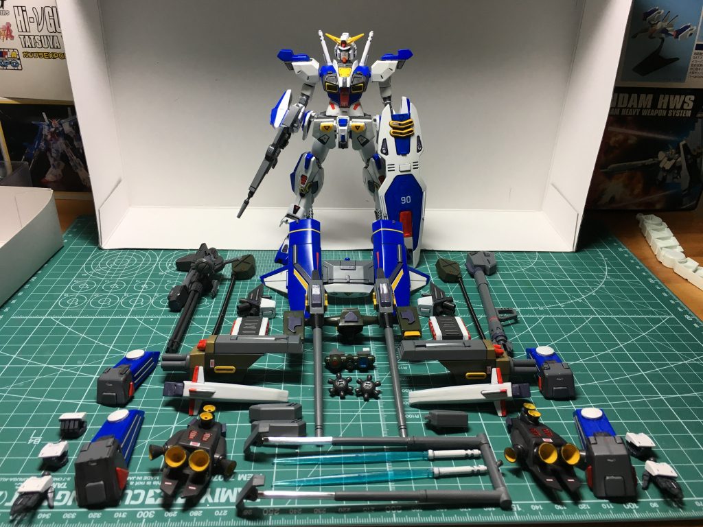 　塗装はガンダムマーカー中心です。
下地＝Mr.サーフェイサー1000
グレー1＝Mr.カラースプレー　ニュートラルグレー
グレー2＝ガンダムマーカー　ガンダムグレー
グレー3＝同メカグレー
赤＝同レッド
金＝同ゴールド
黄＝同イエロー
銀＝同シルバー

　…さて、全部ご覧下さった方、本当にありがとうございます。そしてお疲れさまです(汗)。Twitterのモーメントで製作過程を細かく載せているので、そちらもご覧くださると嬉しいです。モーメントも滅茶苦茶長いので覚悟してください←

[モーメント](https://twitter.com/i/moments/1026698522484043776)
