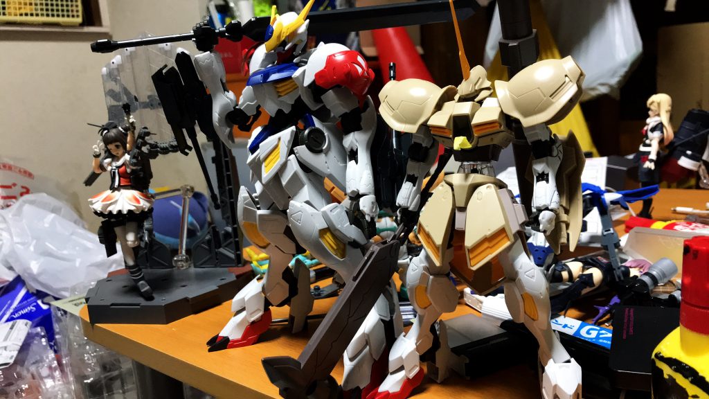 最初はバルバトスの腕そのままの予定だったけど 迫力がない気がしたので結局上半身はそのままに