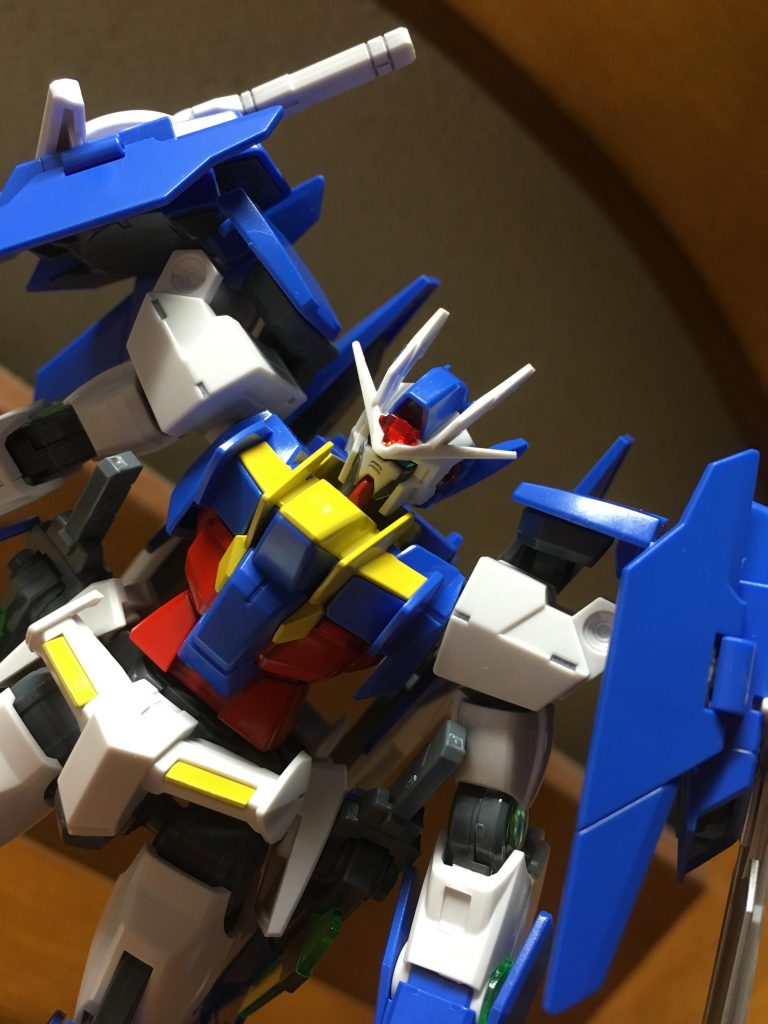 それぞれタミヤカラースプレーのブライトレッド、クロームイエロー、シルバーリーフを使っています。