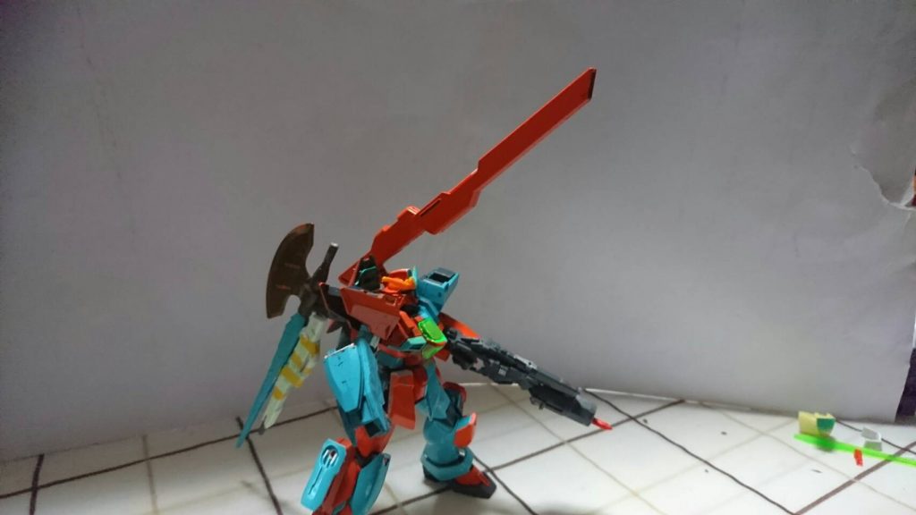 武装3:サテライトキャノン
このサテライトキャノンは本来の用途を果たしておらず、ビーム弾を打つキャノン砲のような役割をしている。