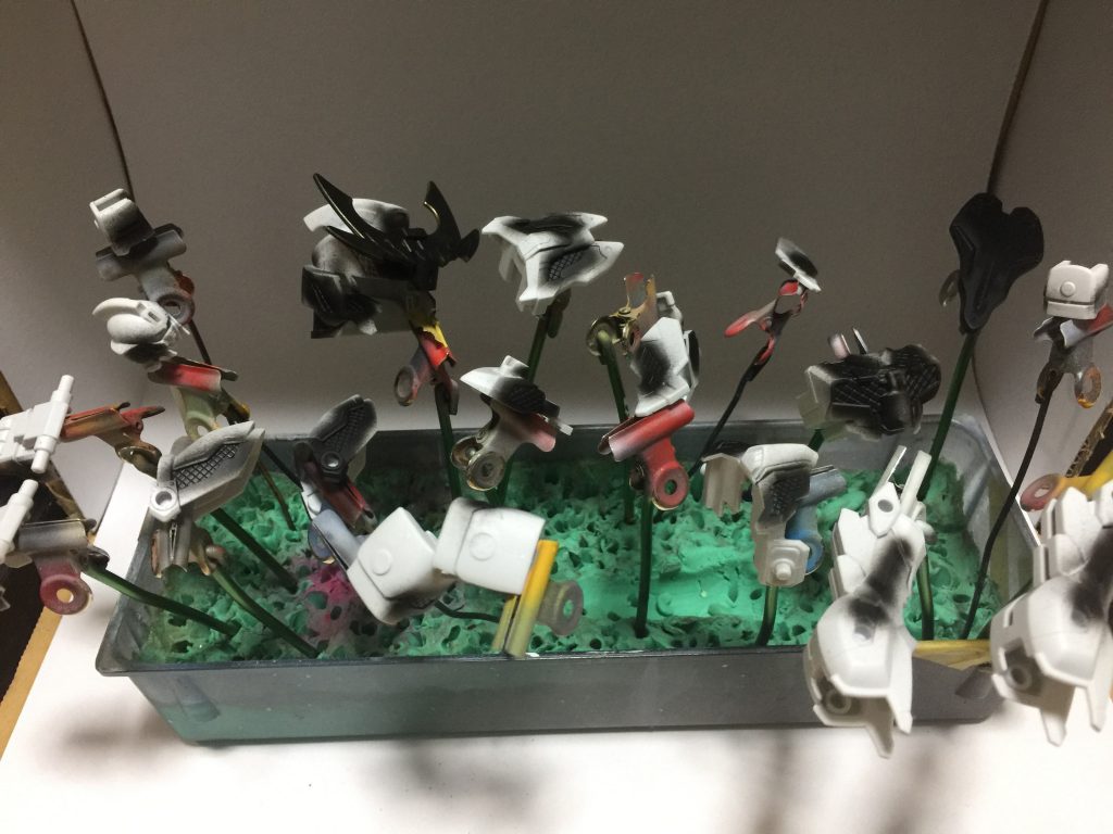 レッドメタルの下地として黒サフを部分塗布
当然のように数カ所塗り忘れる。