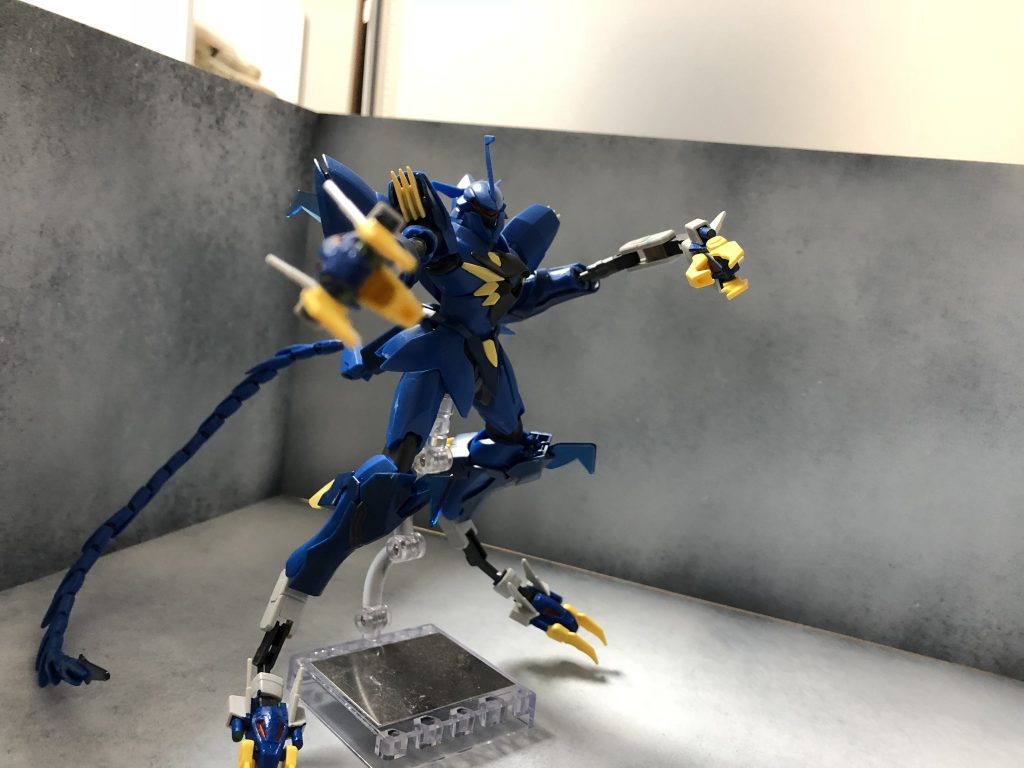 竜が好きなので手足にガンダムジーエンアルトロンの竜の部分を付けました。