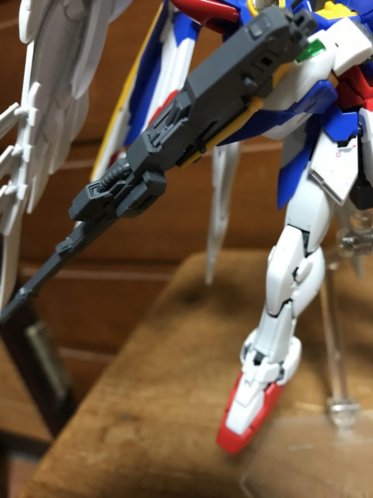 バード形態時のバスターライフルの固定
カートリッジポッドのフレームを使用