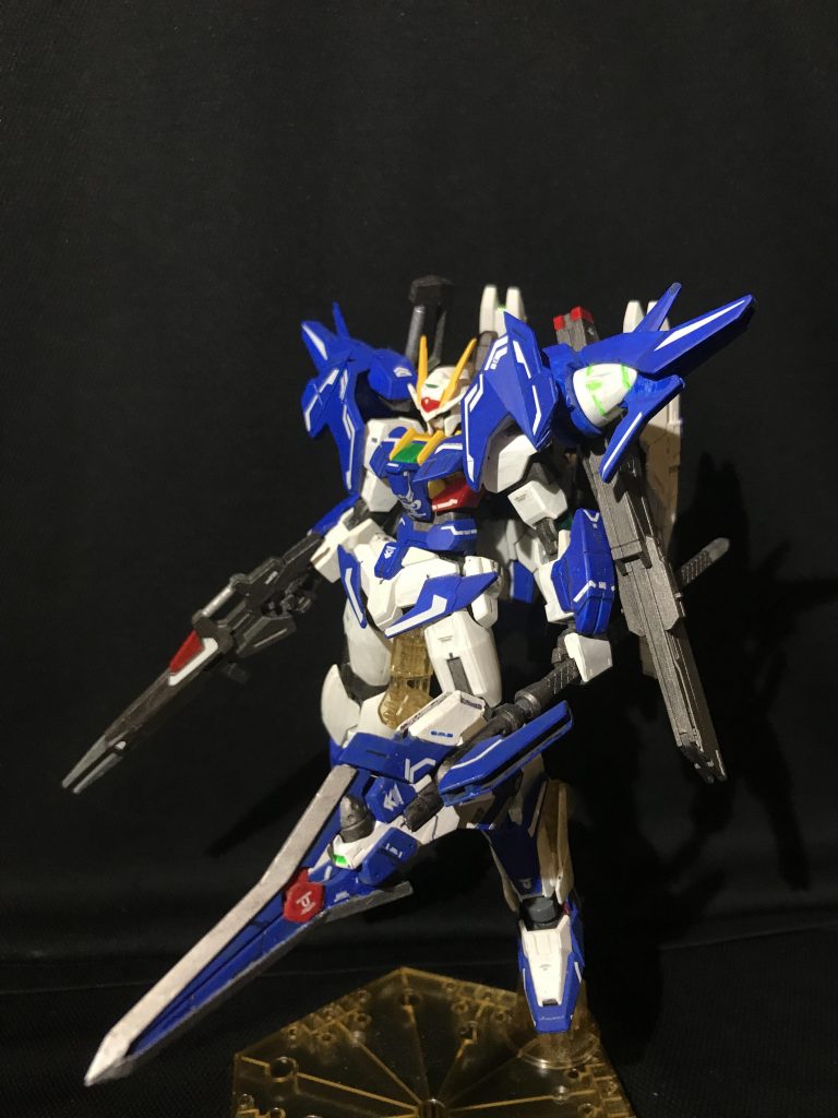 GBNのレースや長距離移動が求められるミッションで使用する形態。
GN粒子を後部に集めることによりトランザムインフィニティ時に匹敵するスピードを長時間維持が可能になるが、大部分の粒子を推進力に回してしまうため火力の向上はあまりない。