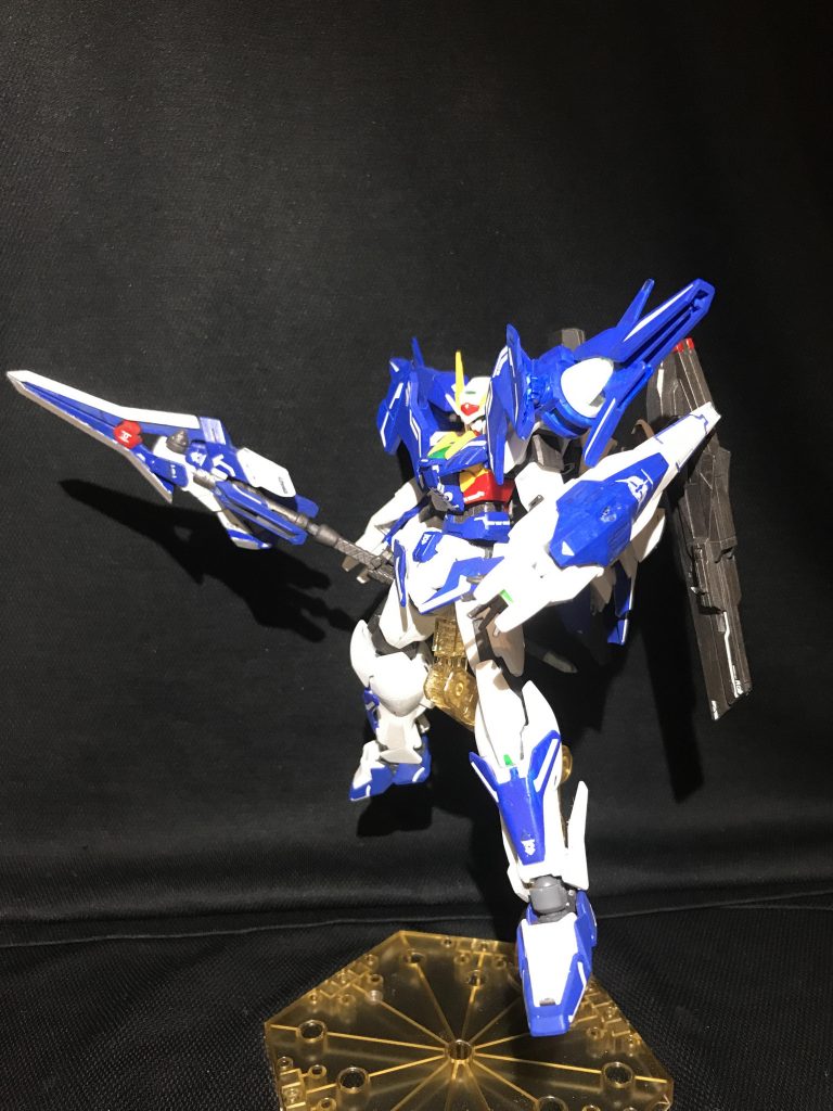 腕にワイバーンユニットを装着した中・近距離戦闘形態。
この形態でのみランスから高濃度圧縮粒子の放出が可能な他、シールドとしても使用できる。
火力向上重視だが速度は合体前よりは早くなる。